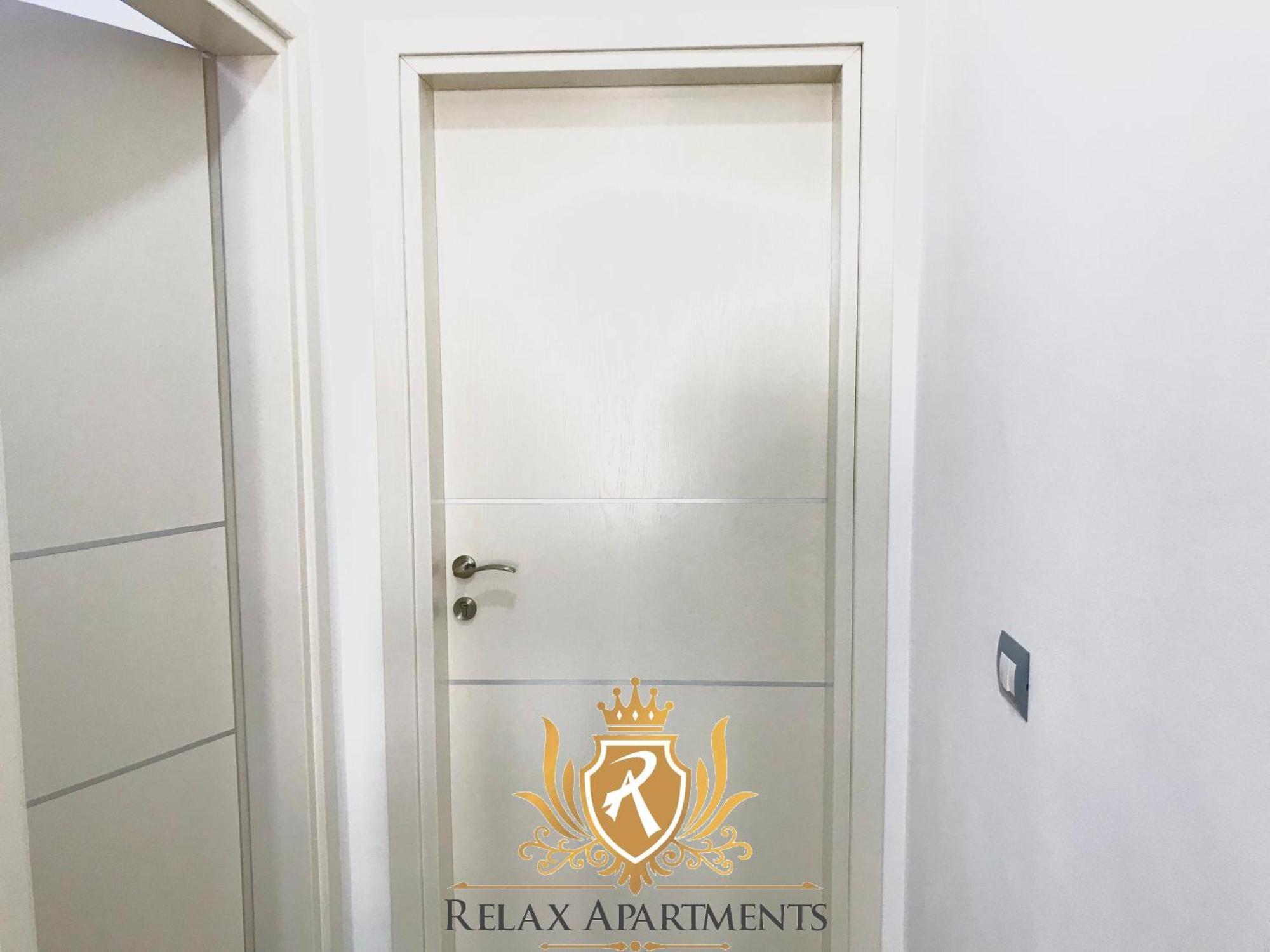 Durmishi & & 4* Sarandë